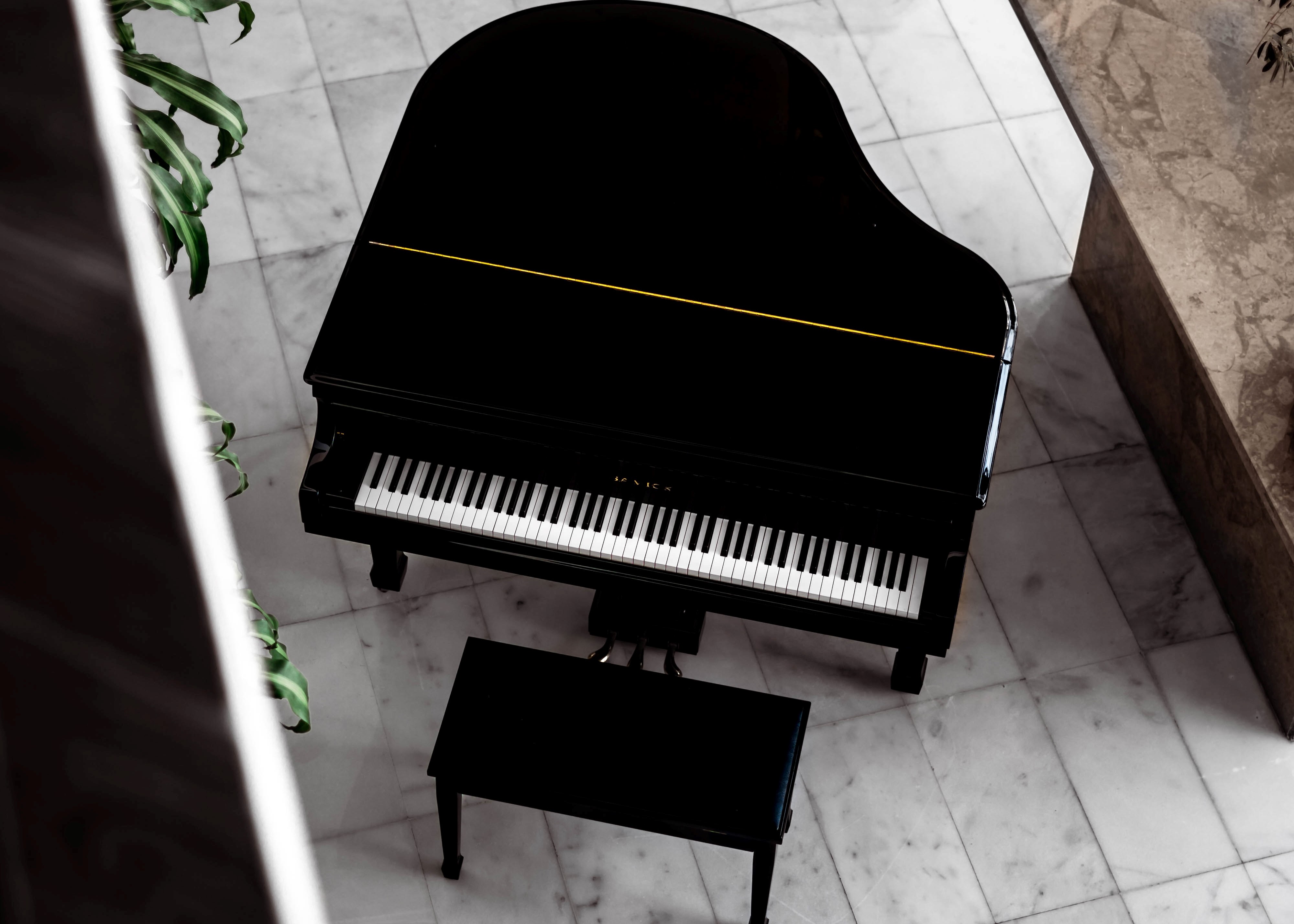 grand piano image